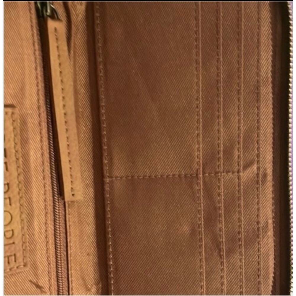 Free People Vegan Leather Zip Wristlet Wallet | NWT | Minimal Chic - Picture 6 of 7